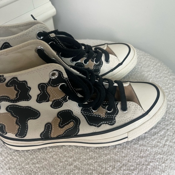Converse High-Top Sneakers with Black and Tan Design - Picture 1 of 3